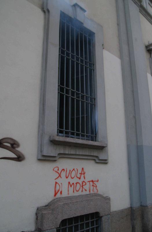 la scuola - (Foto: Azzoncao)