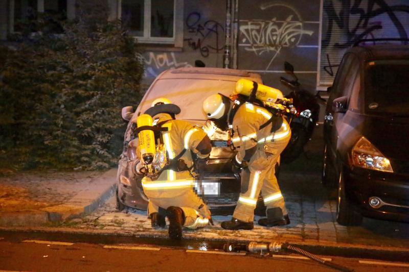 In Friedrichshain musste die Feuerwehr ein brennendes Auto löschen  Foto: Thomas Peise