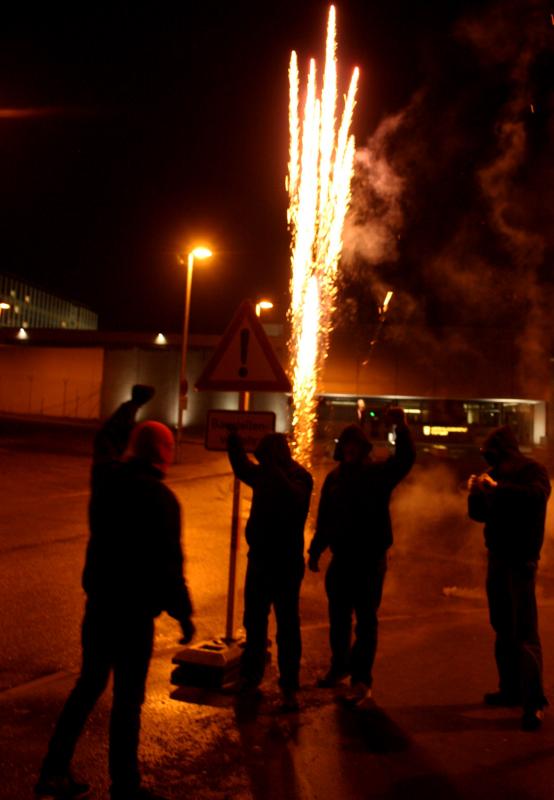 Feuerwerk vor der JVA (Stammheim)