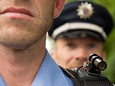 Mit den "Bodycams" sollen potenzielle Angreifer abgeschreckt werden.