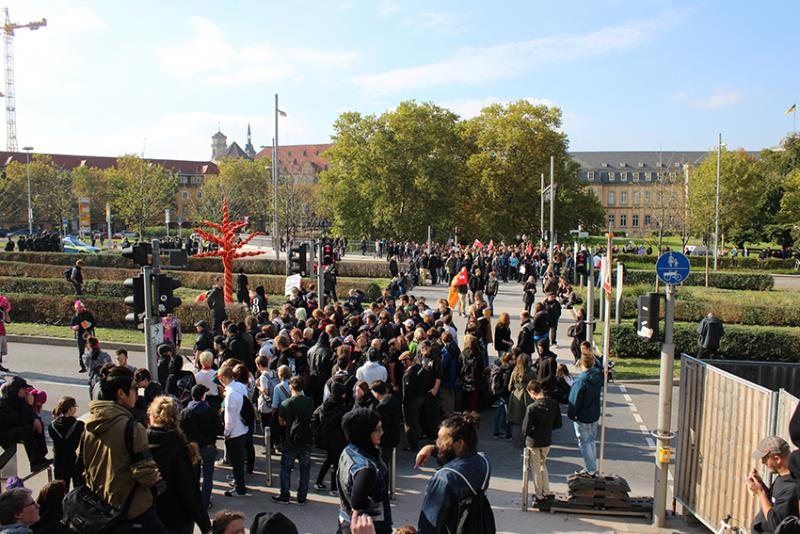 Blockade auf der Route am Charlottenplatz