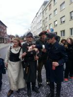 Bähren mit Clique (Wolfgang Goller, unbekannt, Philipp Bruskovsky) beim Fasching