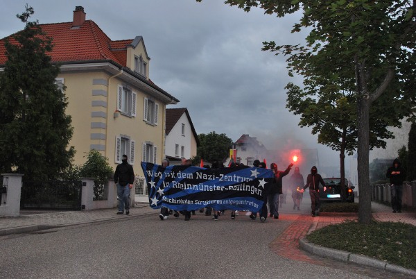 Spontandemonstration mit Pyro