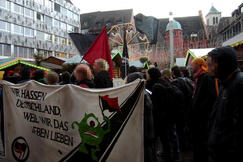 Demo am Holzmarkt