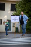 Mahnwache vor dem Neunkircher Zoo.