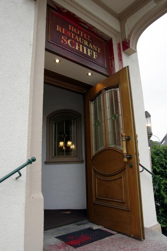 Farbanschlag auf das Hotel zum Schiff in Freiburg-St.Georgen