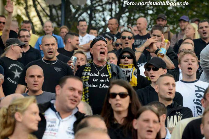 Hooligans gegen Salafisten in Dortmund