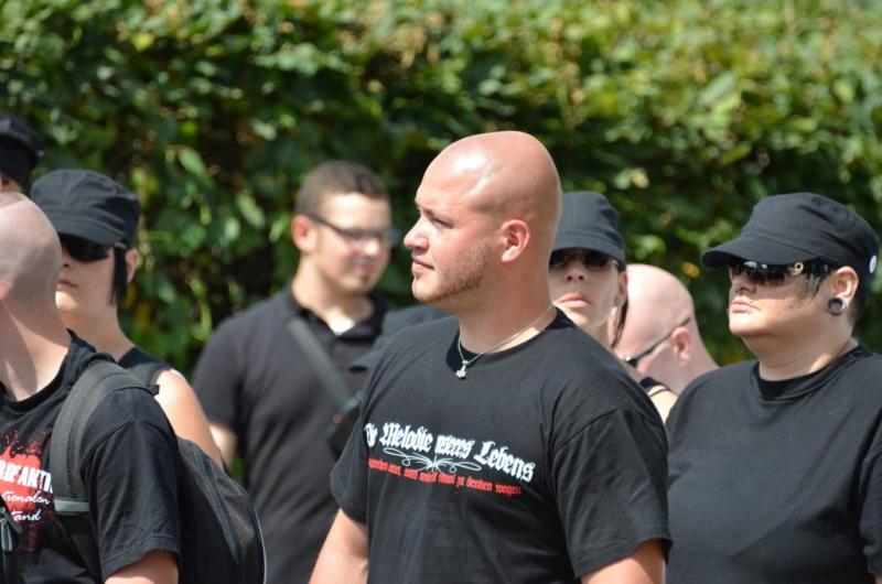 Daniel Ewers auf dem Naziaufmarsch in Bad Nenndorf am 06.08.2011bildergalerielinks.imgur