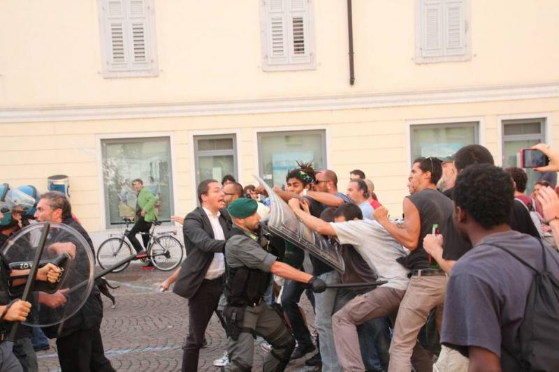 Gorizia 19.09.2015:Auseinandersetzung zwischen Antifaschisten und Polizei