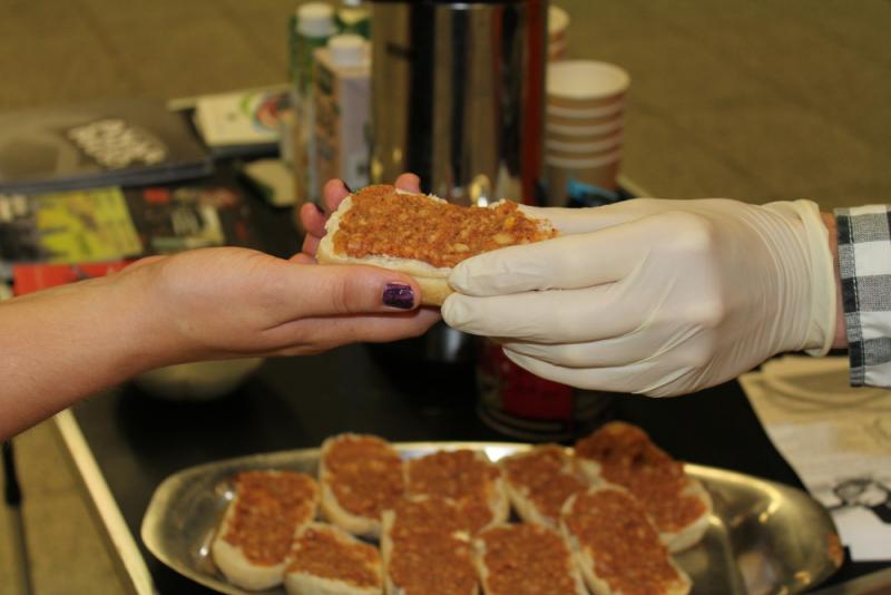 Veganes Mettbrötchen