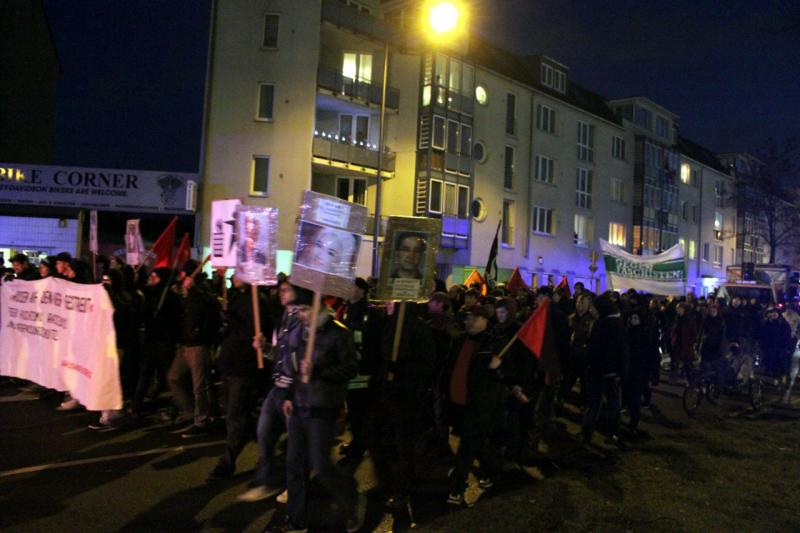 Köln: "Rosen auf den Weg gestreut" Demo