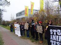 Kundgebung vor dem DHL-Logistikzentrum Rüdersdorf bei Berlin