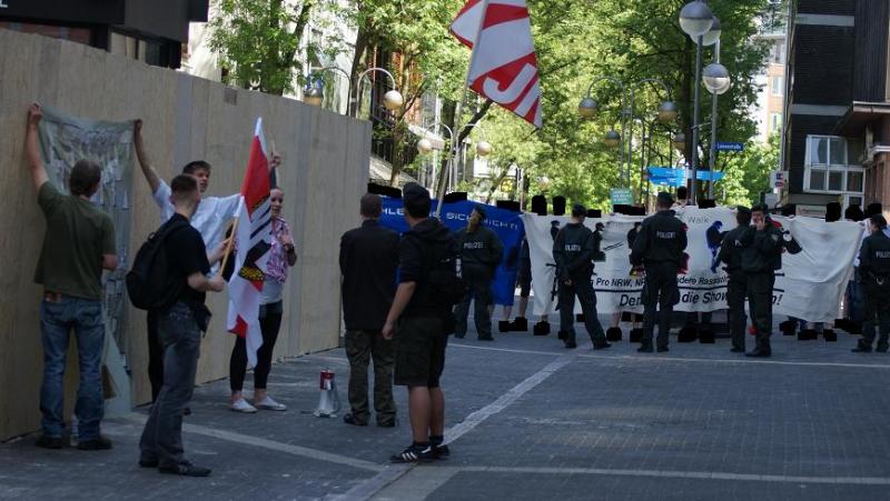 Mahnwache der NPD und Antifas Nr 2