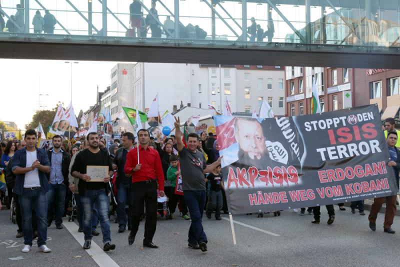 Hunderte in Solidarität mit Rojava 13