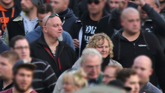 jens und michaela jagemann bei hogesa aufmarsch in köln