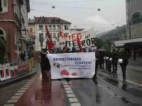 Gerade gestartet: Die AIHD an der Spitze des Demonstrationszugs