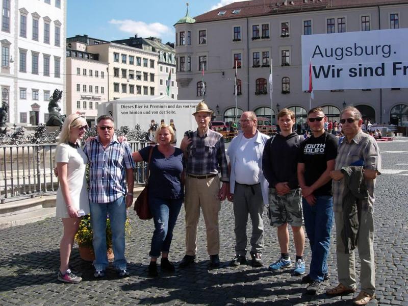 Gruppenfoto 2016 mit Manfred Waldukat (4. v.r.)