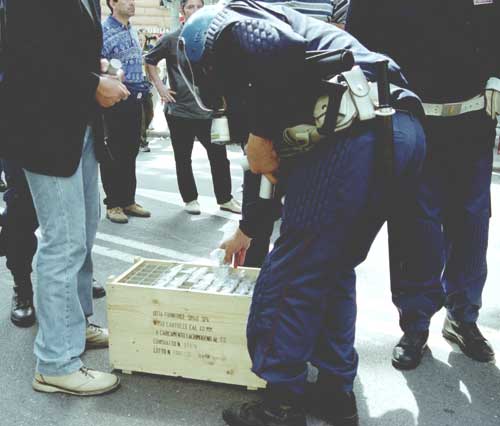 Genova 2001Carabinieri e Polizia