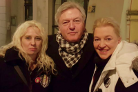 Ramona P. (links), Rassisten-Promi Jürgen E. (mitte), Kathrin S. (rechts) 