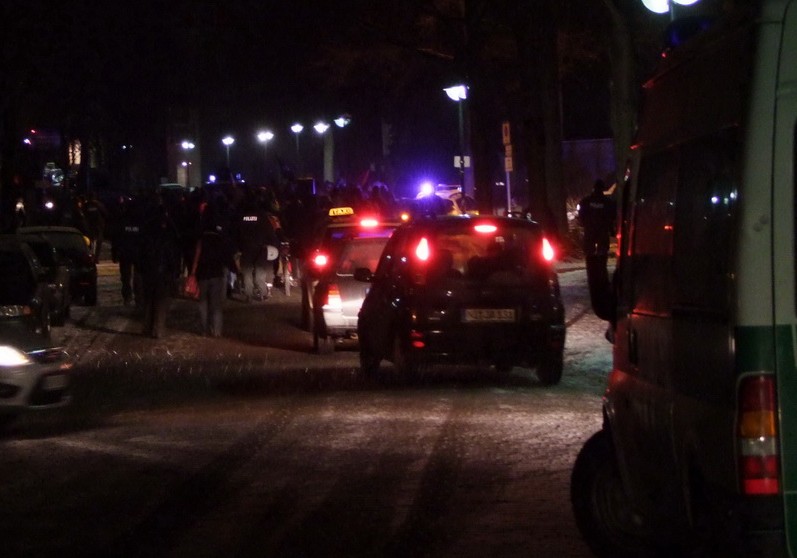 Rund 100 Mitglieder der antifastischen Szene demonstrierten am Samstagabend in Minden. | MT-Foto