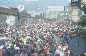 Demozug vom Stadion Carlini