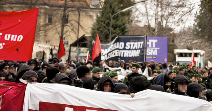 Gegen das Nazizentrum in Obermenzing