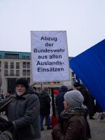 Mahnwache gegen NATO-Truppenverlegung nach Osteuropa (14)