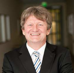 Dr. Helge Peukert