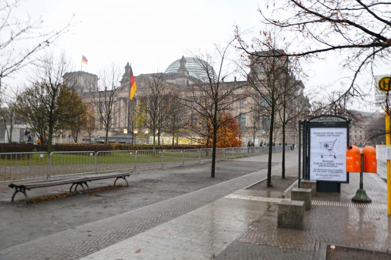 Adbusting vor Reichstag