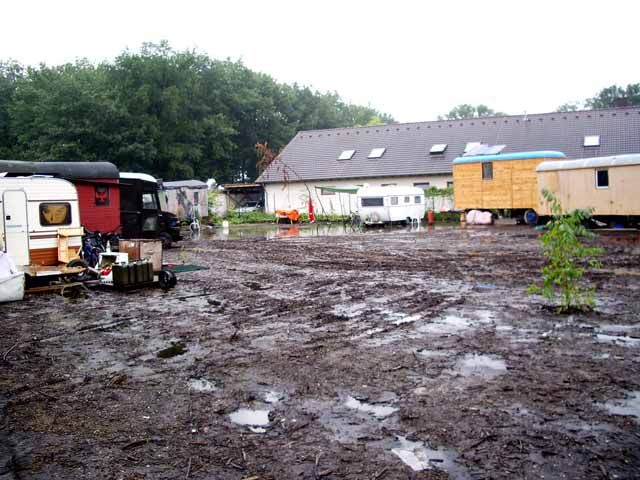 2006: Matsch auf Ponyhof