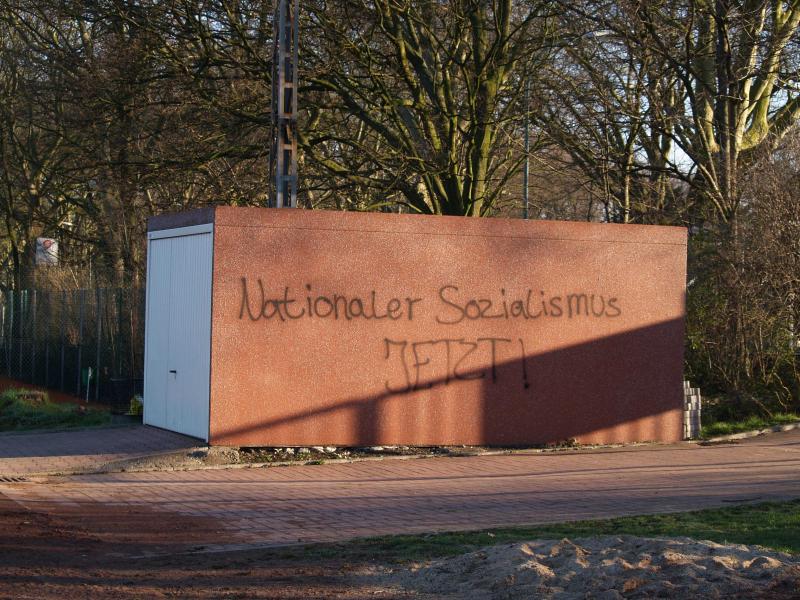 Nazipropaganda in Altenbochum(Foto Azzoncao)