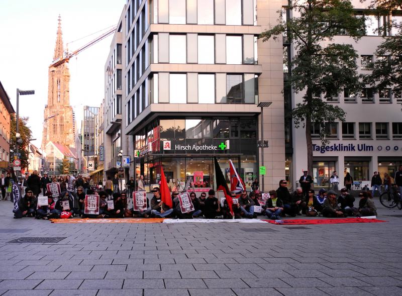 Probesitzen gegen den Naziaufmarsch in Göppingen in Ulm - 2