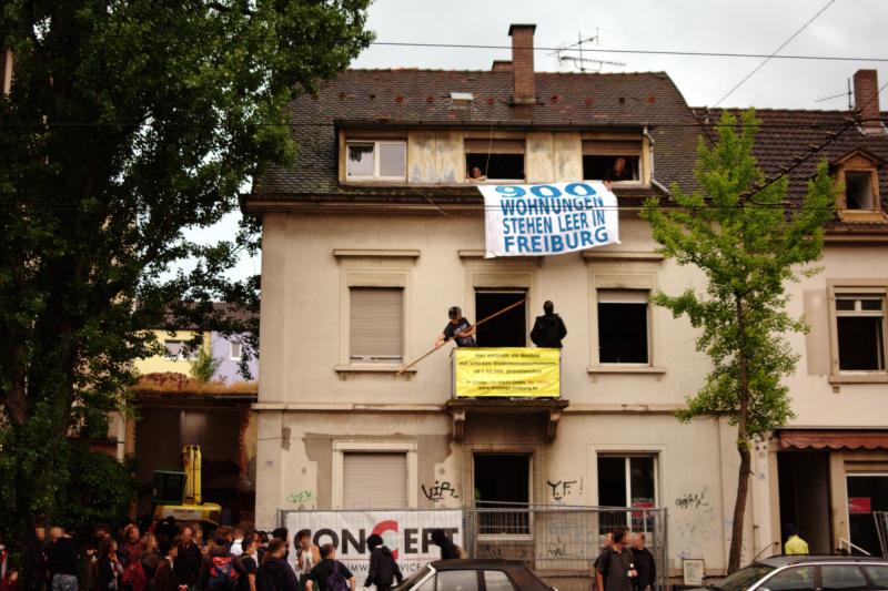 Symbolische Hausbesetzung in der Günterstalstraße 28 & 30