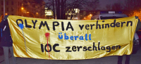 (B) Lautstarker Protest und Polizeimaßnahmen bei Pseudo-Beteiligungsveranstaltung des Senats zu Olympia