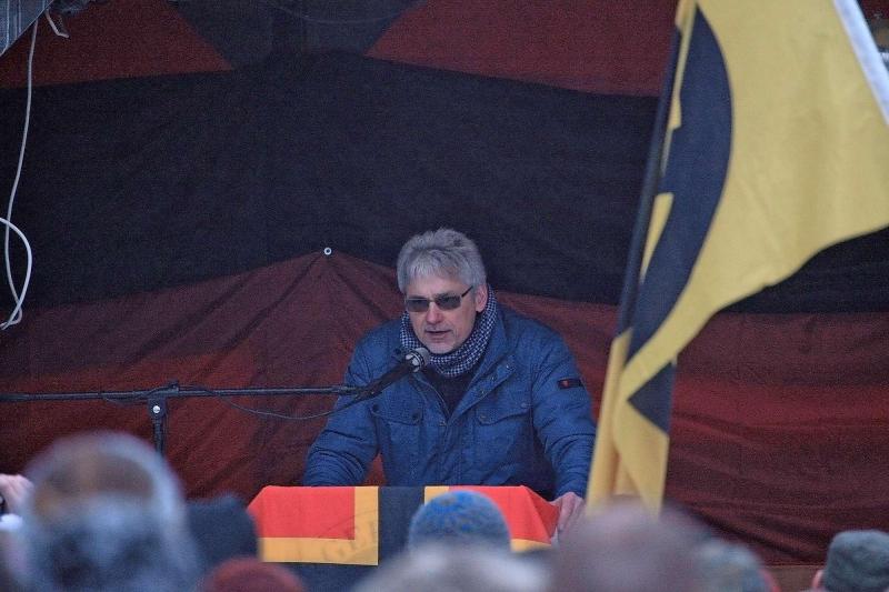 Abgemahnt. Das LKA Berlin mahnte seinen Mitarbeiter Gerald Hübner ab, weil der bei Pegida-Demos Reden hielt.Foto: Presseservice Rathenow